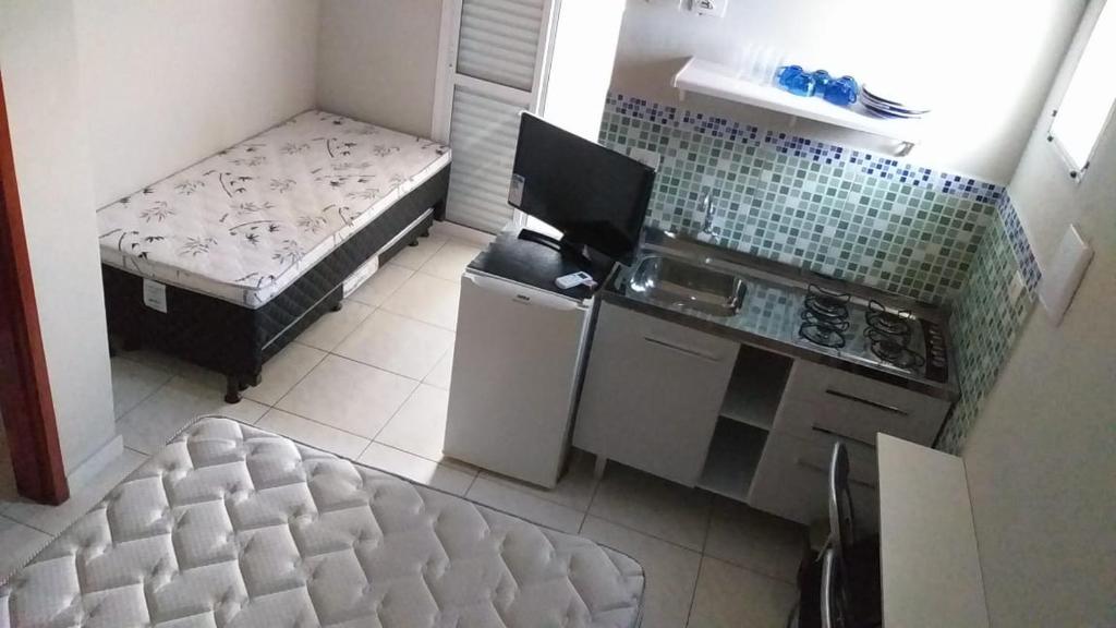 Kitnets & Flats room 3