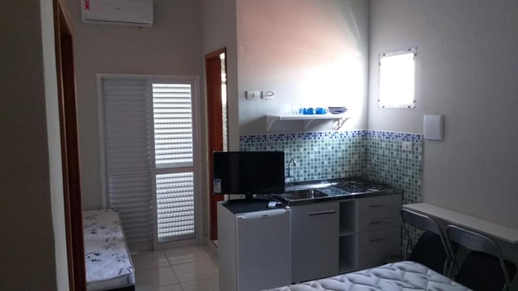 Kitnets & Flats room 5